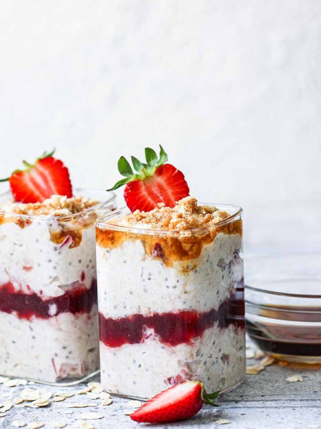 Strawberry Cheesecake Overnight Oats With Cream Cheese