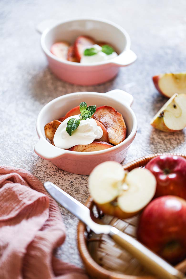 baked-apple-recipe-with-cinnamon-and-vanilla-ice-cream