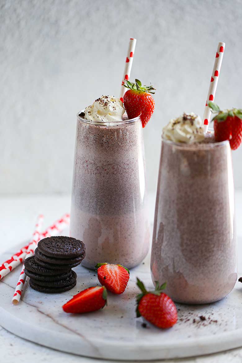 Easy Strawberry Oreo Milkshake Recipe