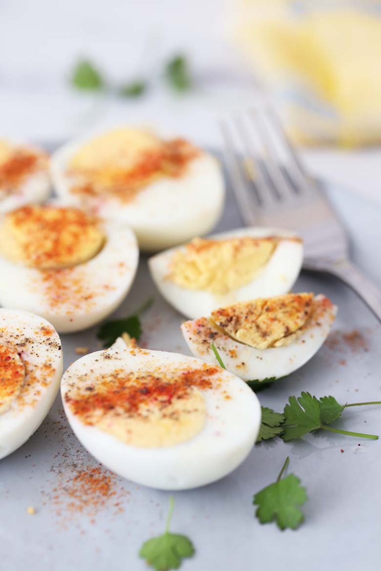 Simple And Easy Hard Boiled Eggs Recipe