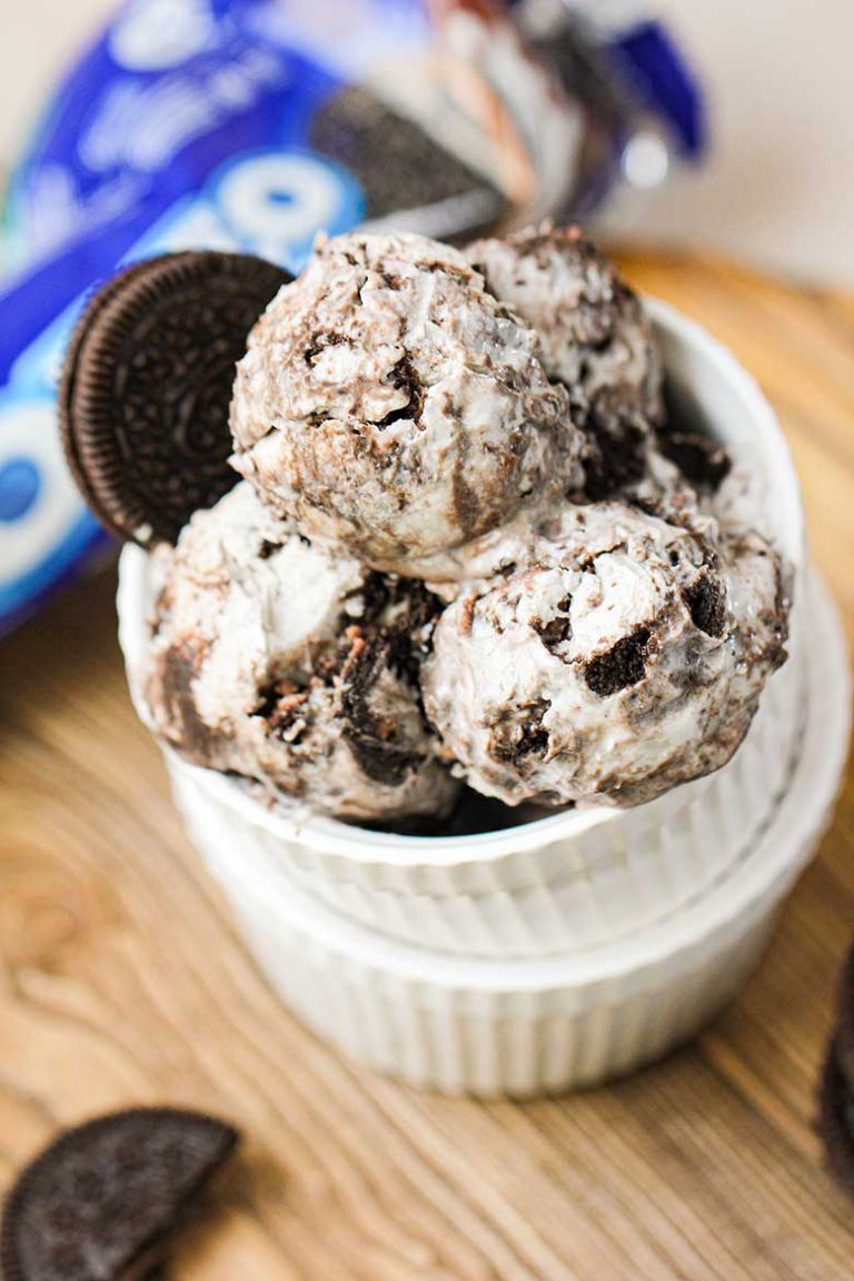 Cookies and Cream Frozen Yogurt Recipe