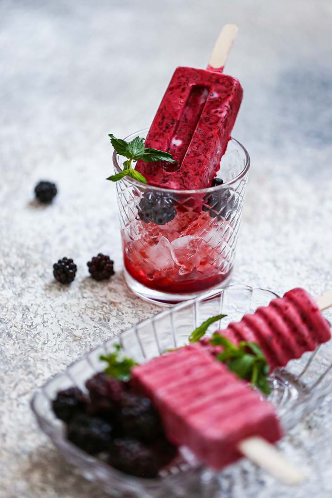 3 Ingredient Blackberry Popsicles Recipe