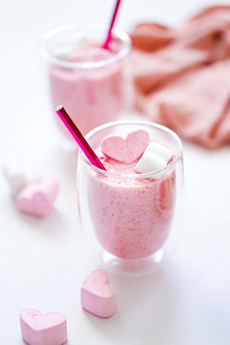 Strawberry Marshmallow Milkshake Recipe