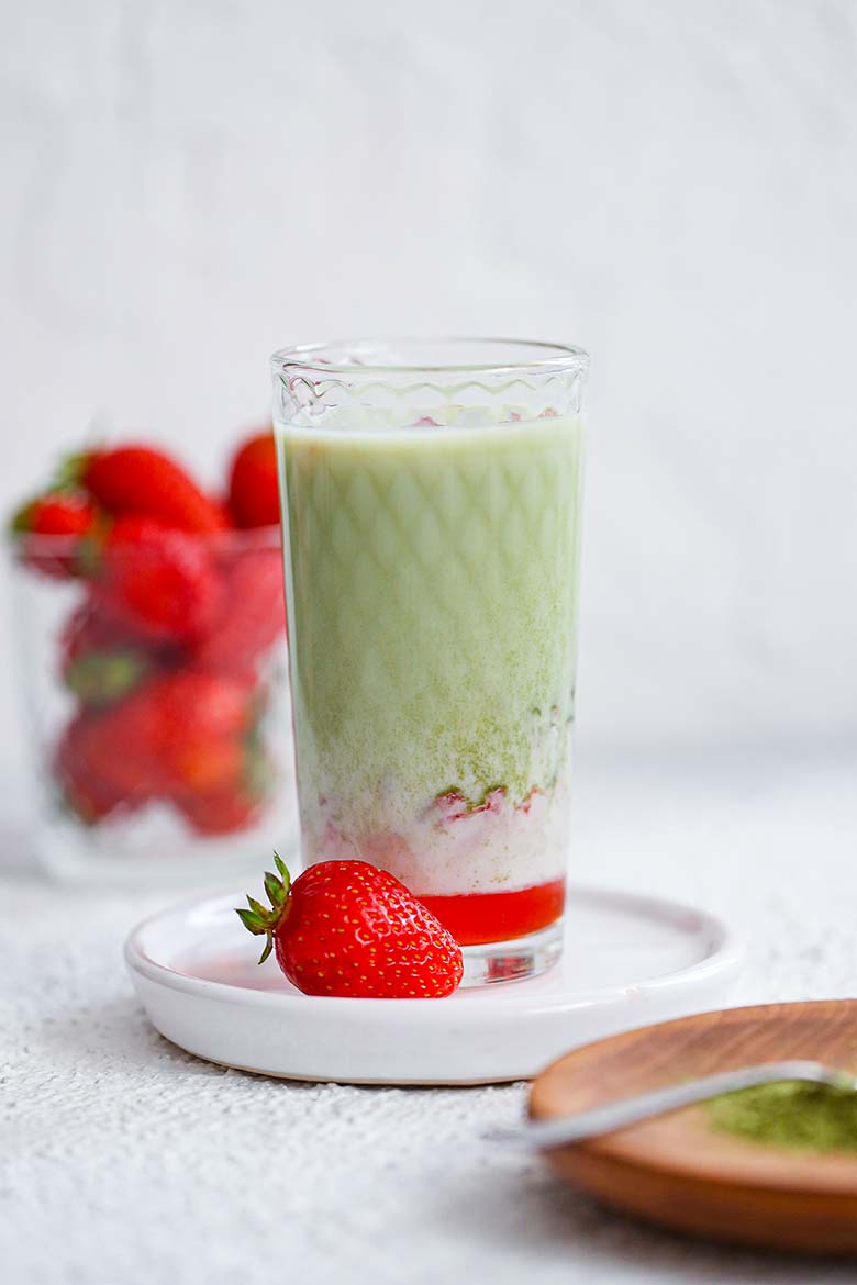 Strawberry Matcha Latte Strawberry Matcha Latte