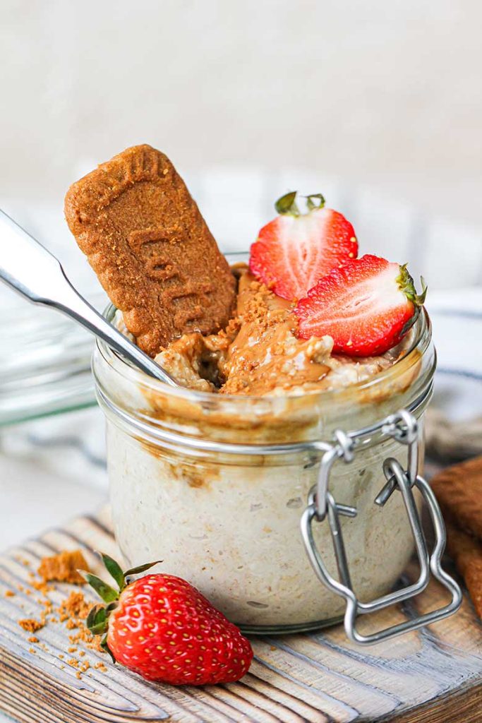 Lotus Biscoff Overnight Oats Recipe
