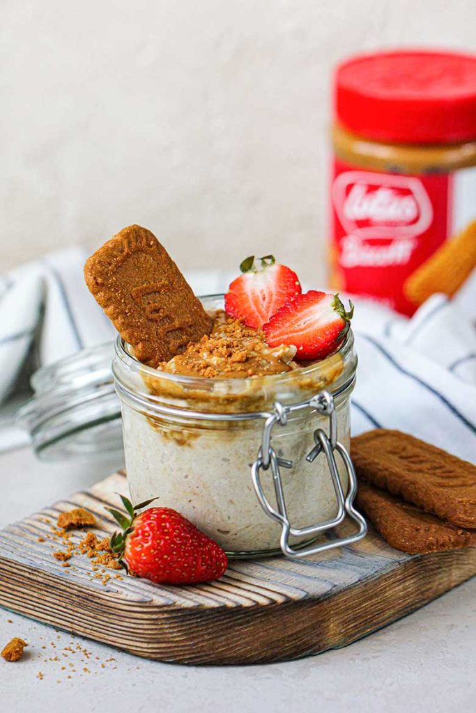 Lotus Biscoff Overnight Oats Recipe