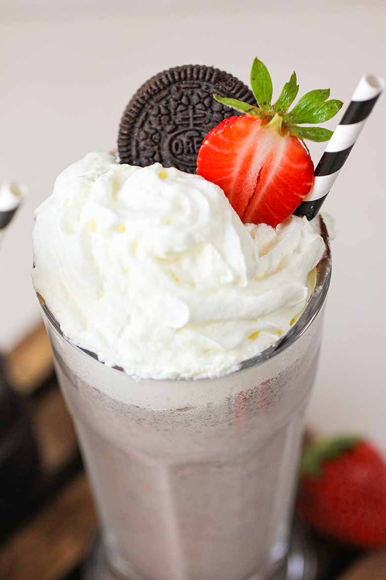 Strawberry Oreo Milkshake Recipe