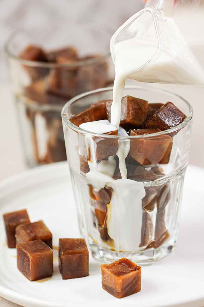 https://yummynotes.net/wp-content/uploads/2022/06/Coffee-Ice-Cubes.jpg