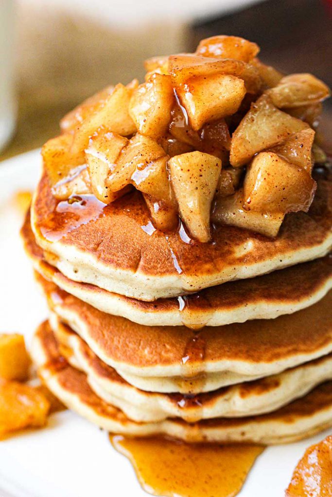 Apple Cinnamon Pancakes With Applesauce