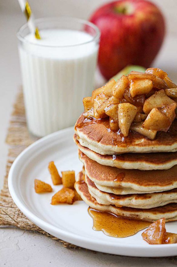 Apple Cinnamon Pancakes With Applesauce