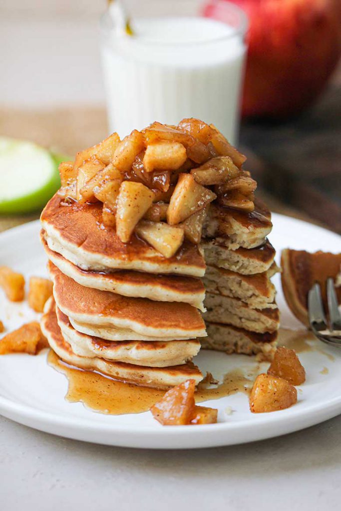 Apple Cinnamon Pancakes With Applesauce