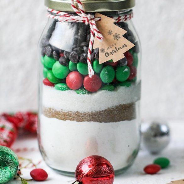 M&M Christmas Cookies In a Jar