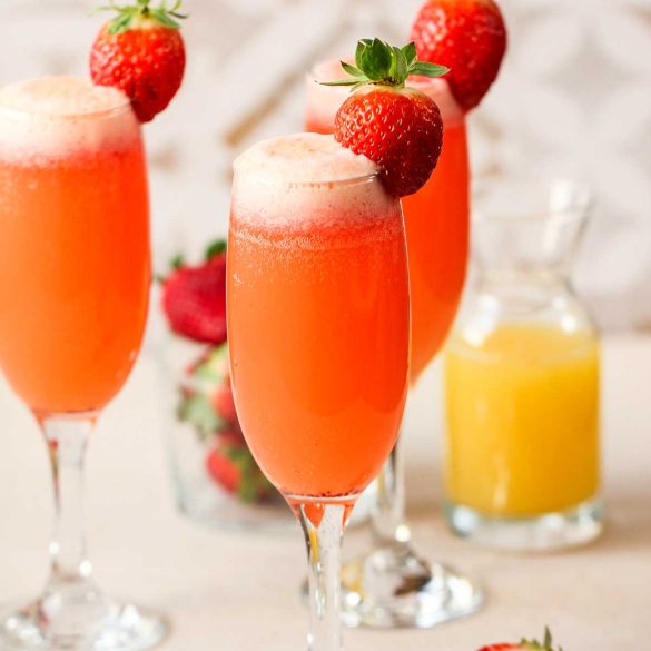 Non-alcoholic Strawberry Mimosa Mocktail
